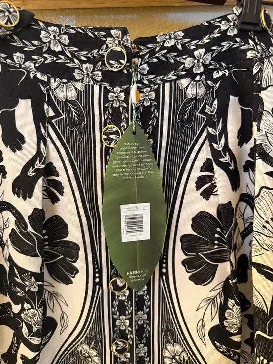 FARM Rio Black & White Floral Button-Front Circle Skirt - Picture 3 of 3